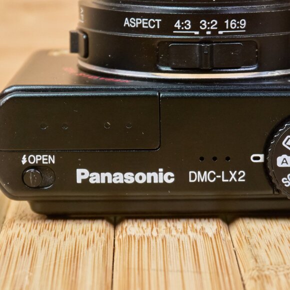 Panasonic Lumix DMC-LX2 10.2MP Digital Camera, Leica Lens, Made in Japan - Picture 5 of 9